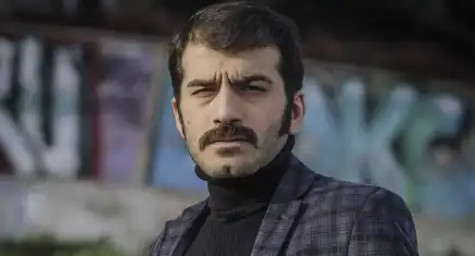 Ünlü oyuncu mekan bastı: Haraç istedi!