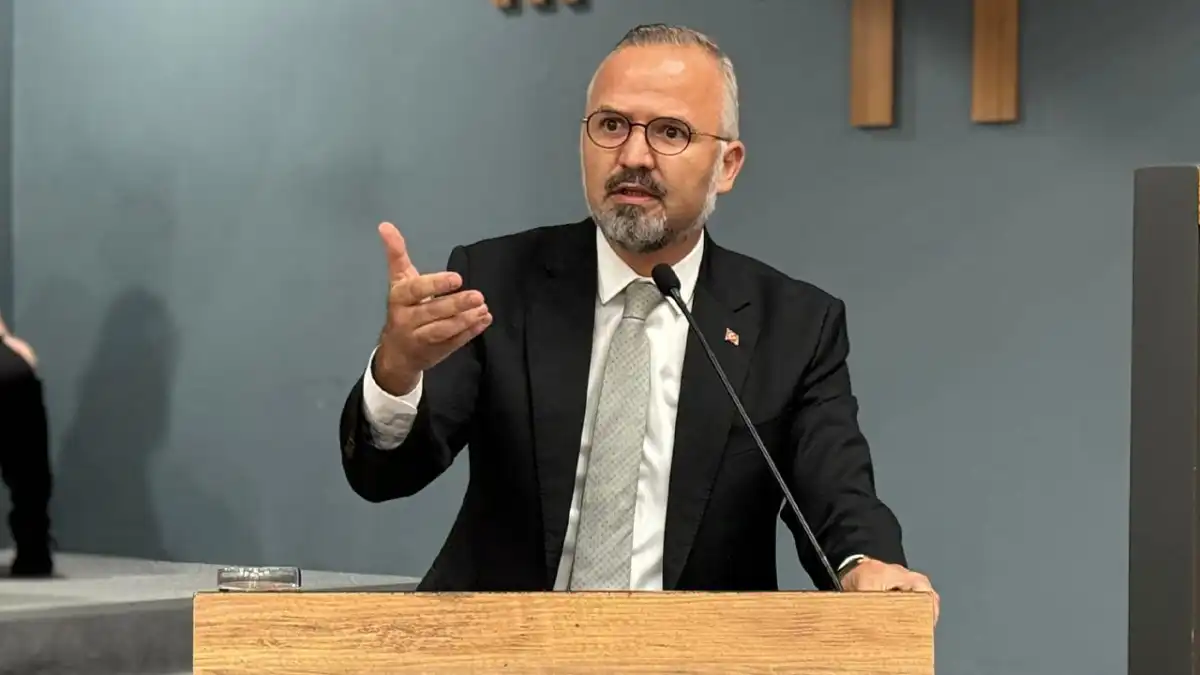 AK Partili Yıldız’dan Çeşme çıkışı: Suyun sorumlusu CHP’li İzmir Büyükşehir Belediyesi’dir haberinin görseli