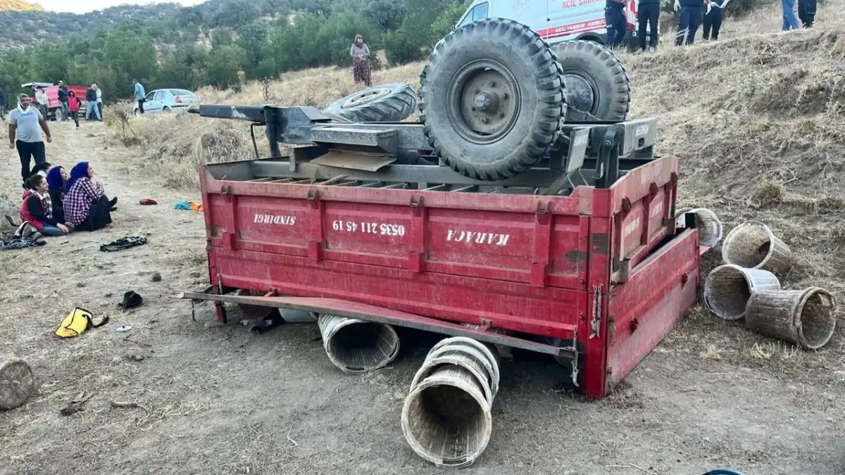 Balıkesir’de traktör faciası: 18 yaşındaki Zeynep hayatını kaybetti, 4 yaralı haberinin görseli