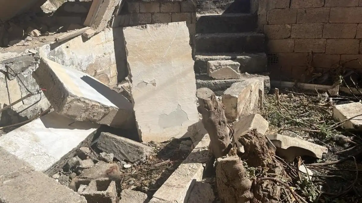 Halfeti’de tadilat faciası: Almanya’dan dönen ev sahibi molozların altında kaldı haberinin görseli