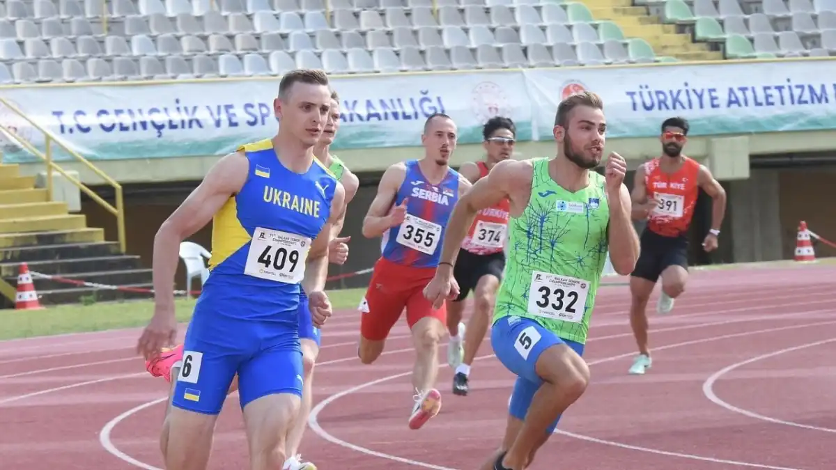 İzmir’de büyük atletizm şöleni başladı: 360 sporcu şampiyonluk için pistte! haberinin görseli