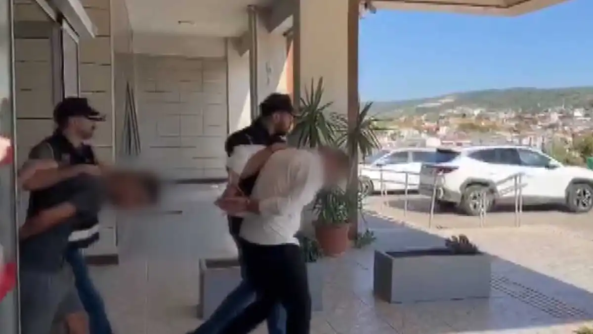 İzmir&#039;de iş yerine silahlı saldırı: 4 kişi tutuklandı haberinin görseli
