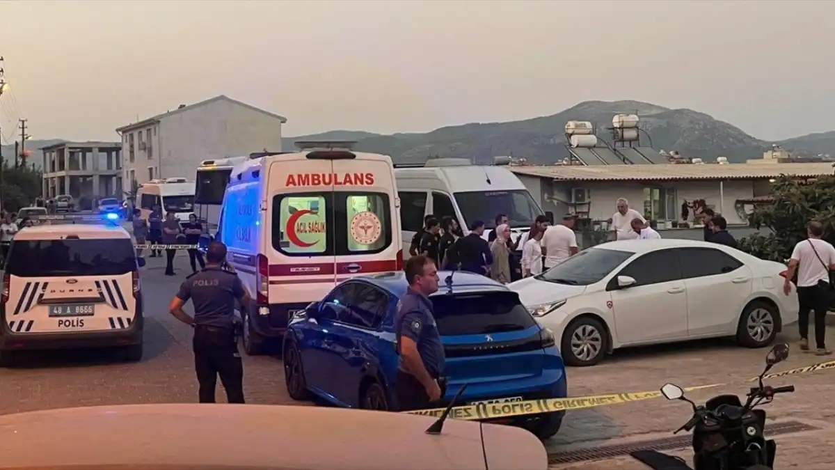 Milas’ta sokak ortasında dehşet: 43 yaşındaki kadın silahlı saldırıda hayatını kaybetti haberinin görseli