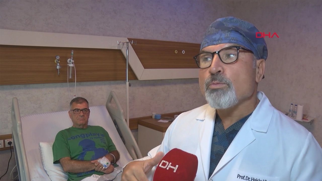 Öksürük şikayetiyle gitti: Akciğerinden diş implantı çıktı başlıklı video haberin görseli