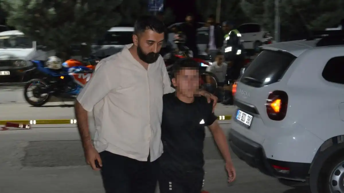 Aksaray’da kanlı gece! 13 yaşındaki kardeş, ablasının sevgilisini ekmek bıçağıyla göğsünden bıçakladı haberinin görseli