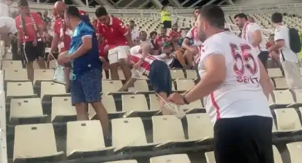 Atina tribünlerinde Samsunspor rüzgarı: Taraftarlar sadece coşku değil, örnek davranışla gündemde!