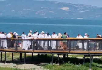 Bursa İznik’te tarihi anlar: 42 Fransız akademisyen göl kenarında ayin yaptı