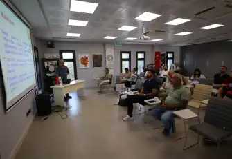 Efes Tarlası Yaşam Köyü’nde nar üreticilerine eğitim verildi