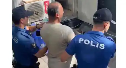 İzmir haber: Konak’ta gasp girişiminde bulunan firari hükümlü suçüstü yakalandı