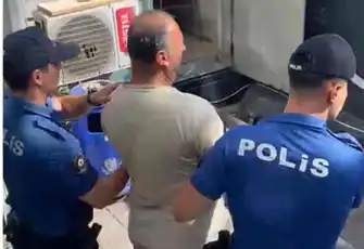 İzmir haber: Konak’ta gasp girişiminde bulunan firari hükümlü suçüstü yakalandı
