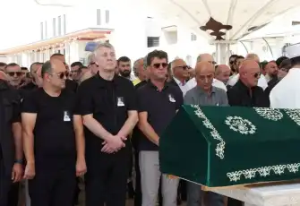 Metin Şentürk’ün kardeşi Bayram Şentürk hayatını kaybetti: Fatih Camii’nde gözyaşlarıyla uğurlandı