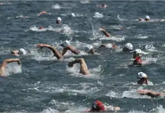 37'nci Boğaziçi Kıtalararası Yüzme Yarışı’nda sporculardan Filistin Bayrağı