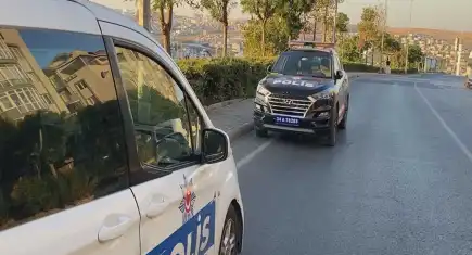 Eşini silahla yaralayan şüpheli kaçamayacağını anlayınca silahı kendi başına dayadı