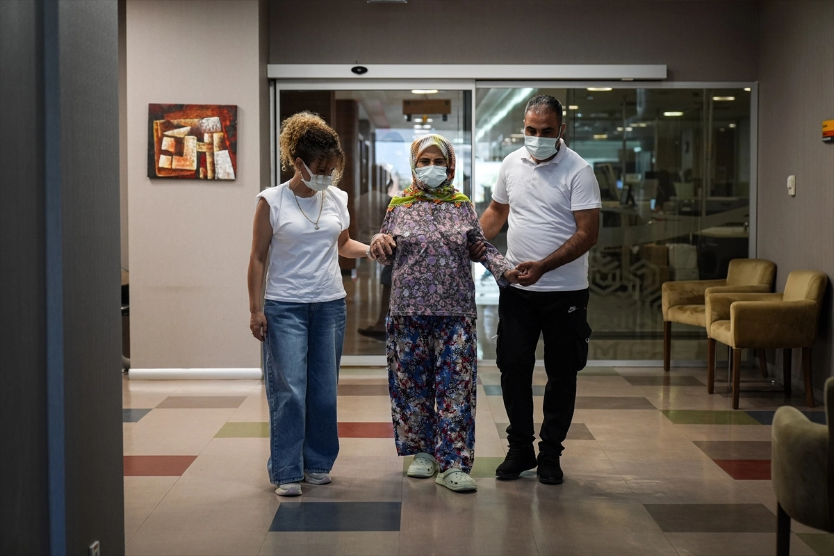 İzmir’de gelin kayınvalidesine karaciğerini verdi, hayatını kurtardı başlıklı video haberin görseli
