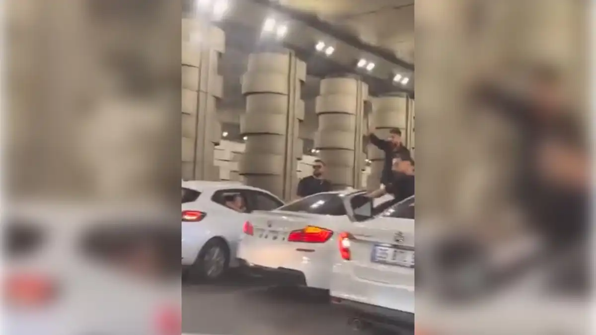 İzmir haber: Alt geçitte yolu kapatan düğün konvoyuna ceza haberinin görseli