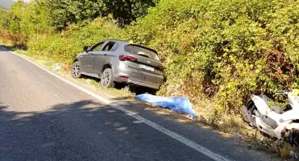 Otomobil ile motosikletin çarpıştığı kazada 2 kişi öldü