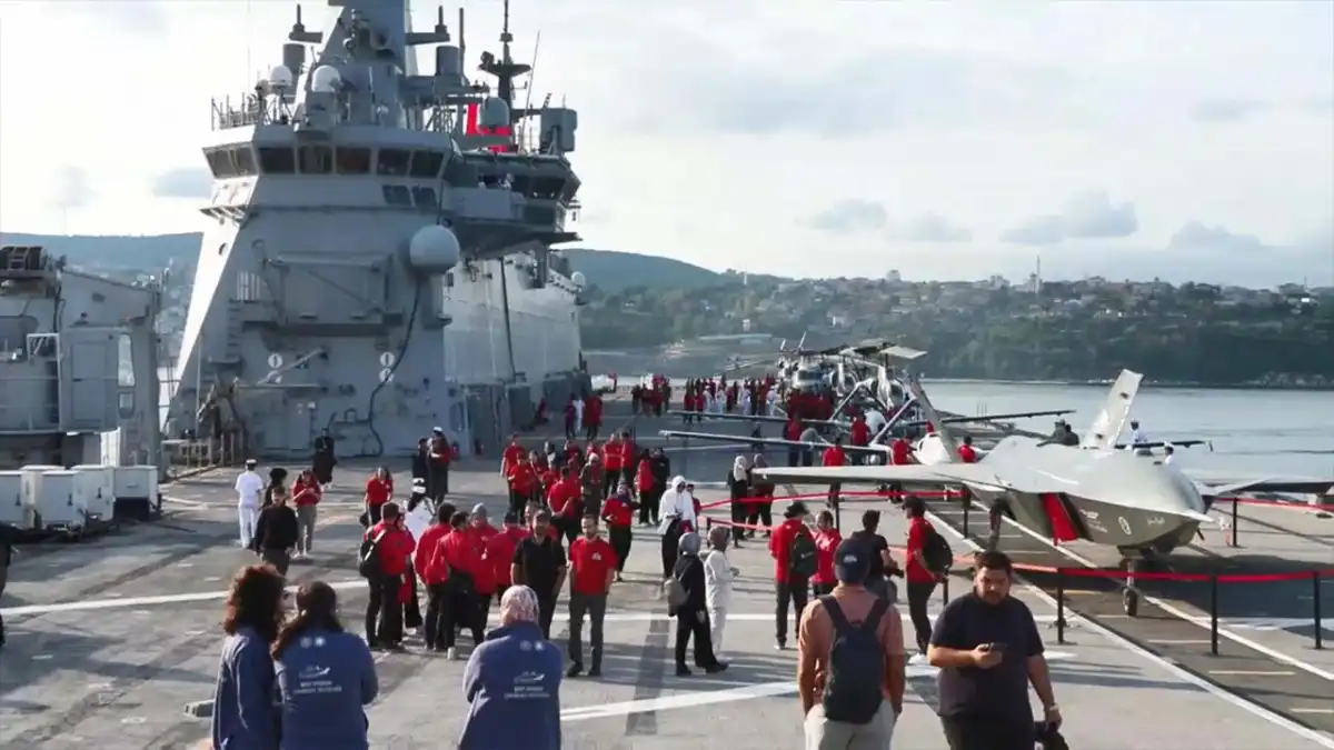 TCG Anadolu ile Mavi Vatan Boğaz Geçişi Başladı haberinin görseli