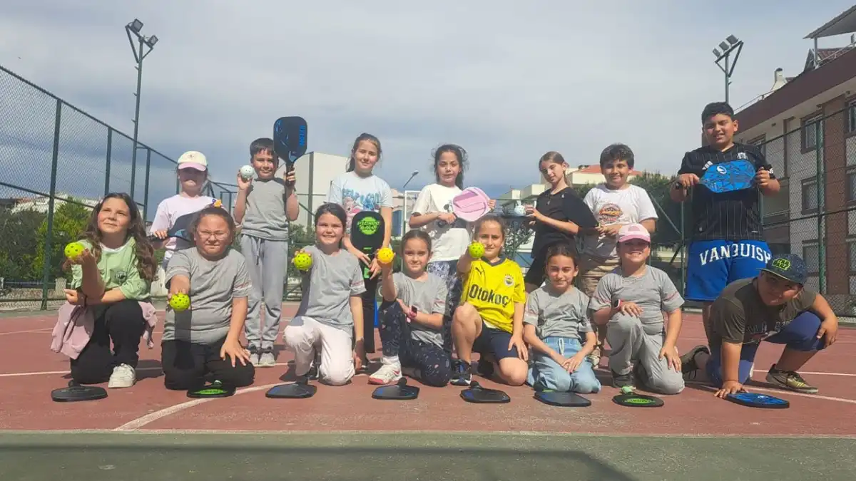 Bostanlıspor’dan Karşıyaka’ya Pickleball Aile Okulu haberinin görseli