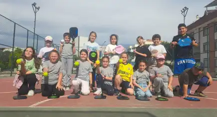 Bostanlıspor’dan Karşıyaka’ya Pickleball Aile Okulu