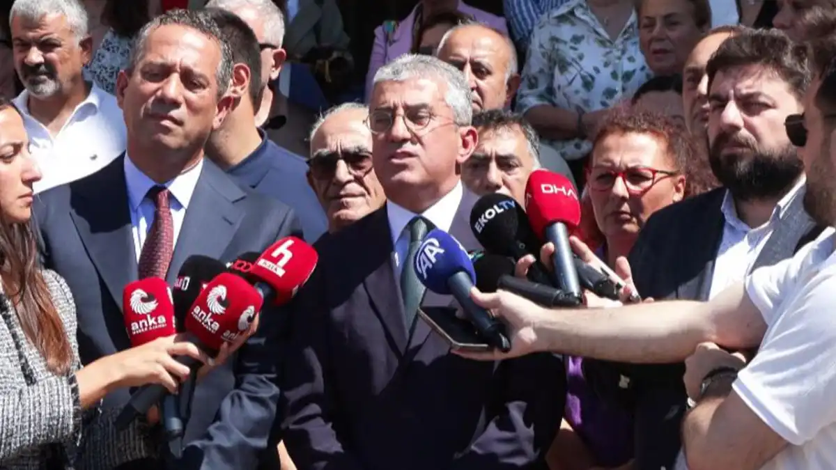 CHP’den İBB operasyonlarına ilişkin açıklama: Siyaseti adliye koridorlarından dizayn etmenize izin vermeyeceğiz haberinin görseli