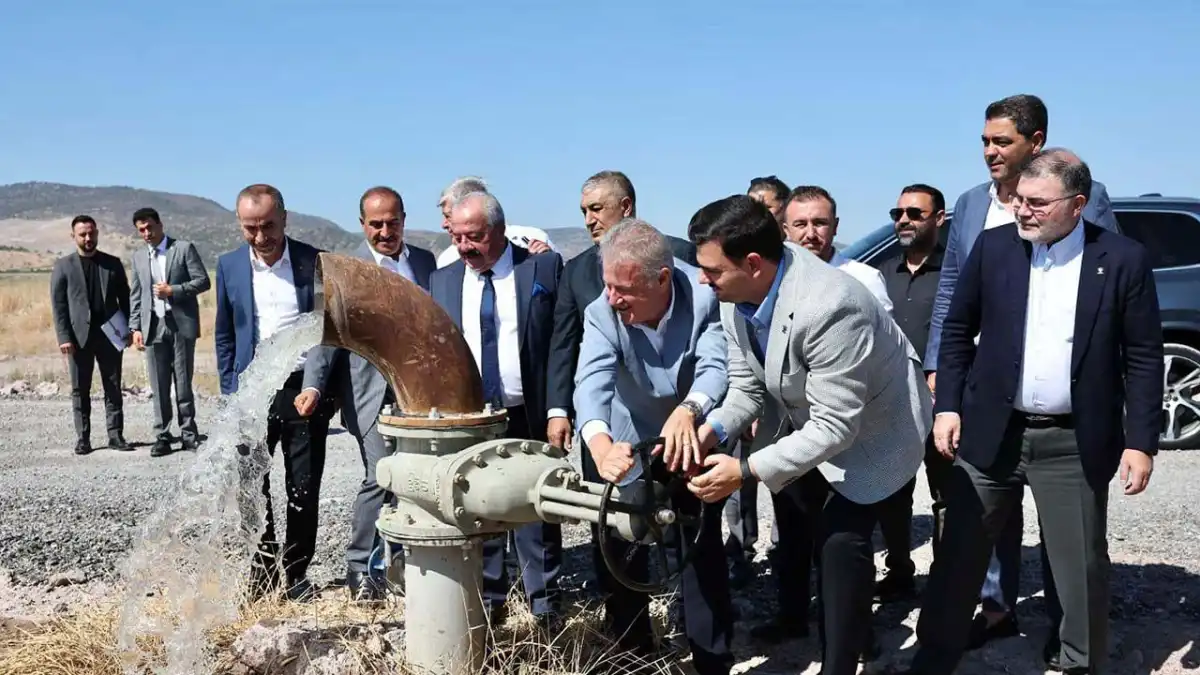 Dikili Jeotermal Sera Projesinde büyük adım: Jeotermal su kuyusu açıldı haberinin görseli