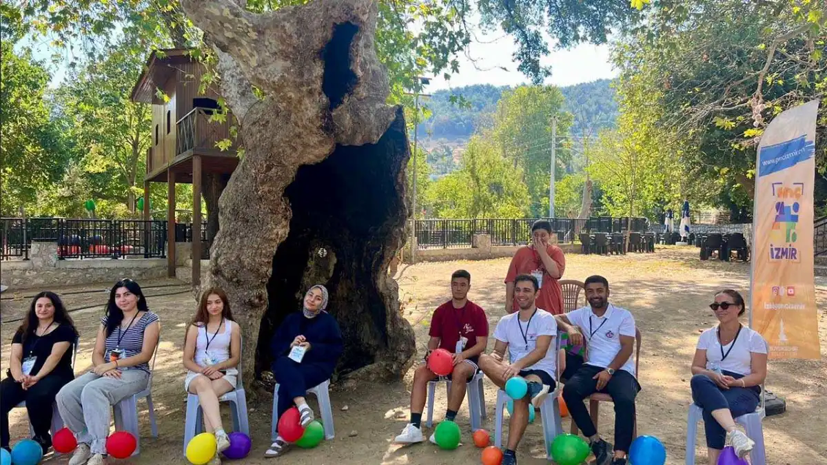 İzmir&#039;de değişim ve dönüşüm kampı haberinin görseli