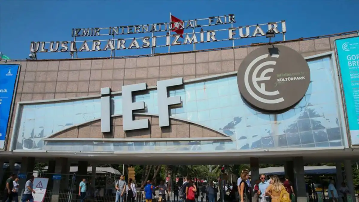 İzmir’de Sanat Günleri başlıyor: Dr. Cemil Tugay açılışlara katılacak haberinin görseli