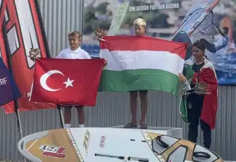 Milli sörfçü Tuna Tekin, Galler’deki dünya şampiyonasında 2 gümüş madalya kazandı
