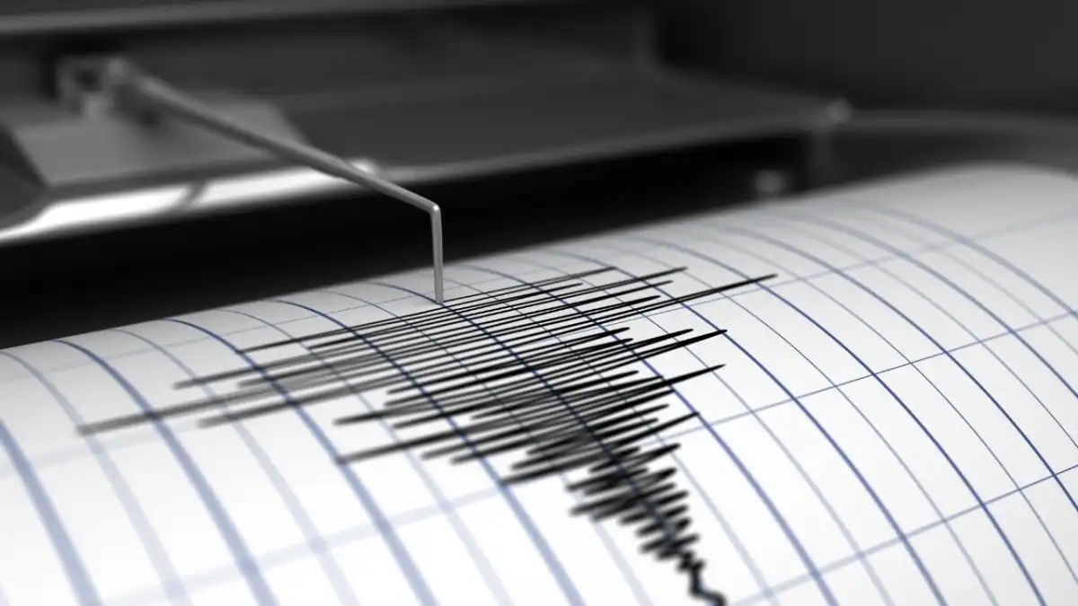 Balıkesir&#039;de deprem! Sındırgı’da yer titriyor, vatandaş endişeli haberinin görseli