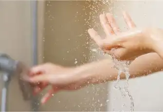 Banyonuzdaki ölümcül tehlike: Uzmanlar uyarıyor! Duşta asla kullanmayın