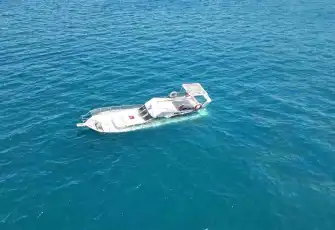 Bodrum’da 10 metrelik ahşap tekne battı