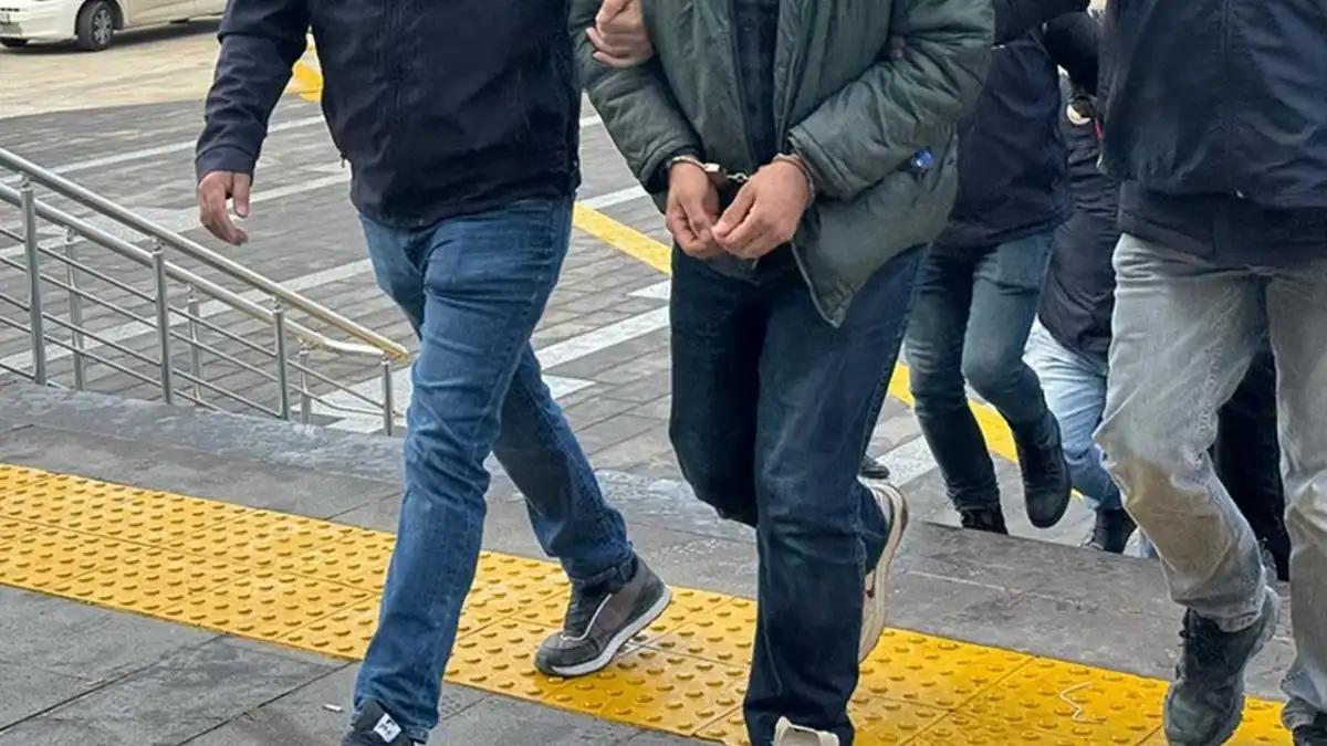 Boşandığı eşini bıçaklayan şüpheli tutuklandı haberinin görseli