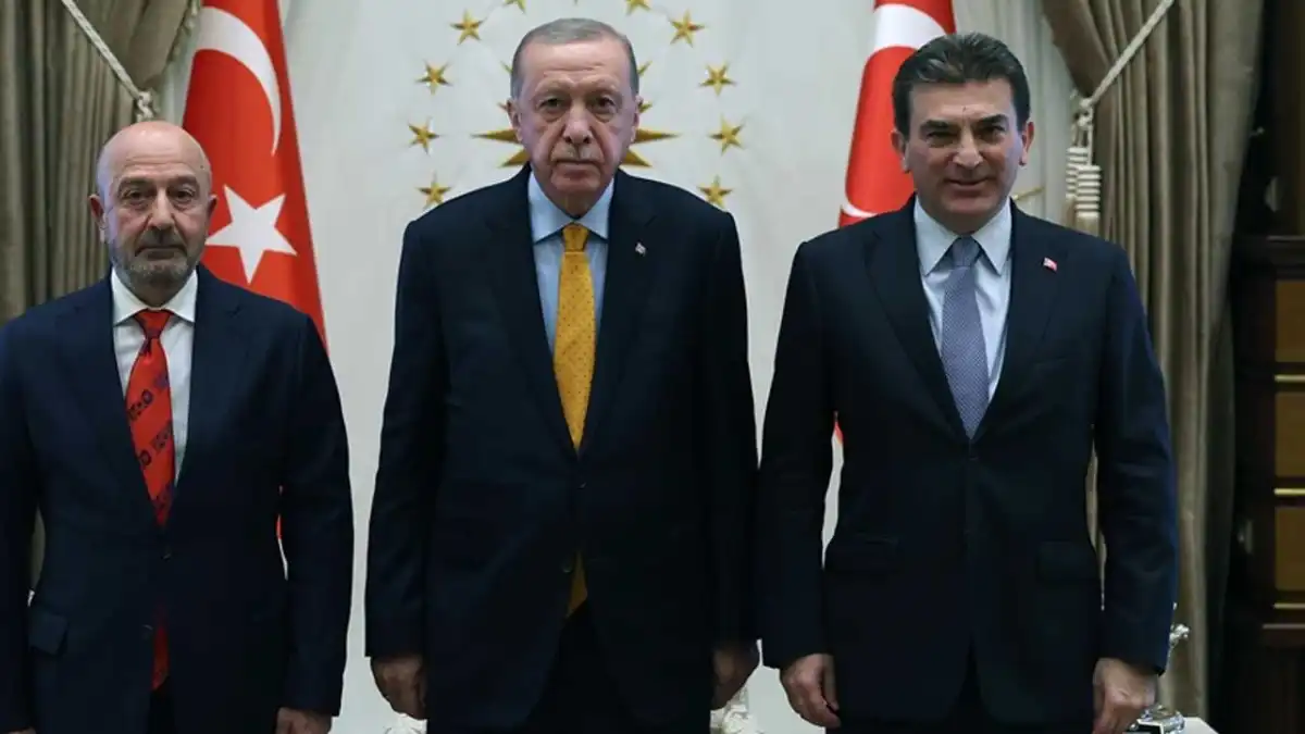 Cumhurbaşkanı Erdoğan, OYAK Yönetim Kurulu Başkanı Aksakallı&#039;yı kabul etti haberinin görseli