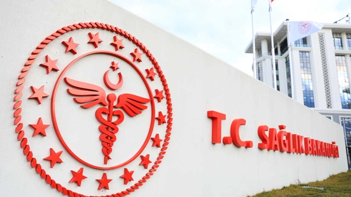 Hastasının kıyafetini açık bulan doktordan skandal karar! haberinin görseli