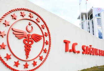 Hastasının kıyafetini açık bulan doktordan skandal karar!