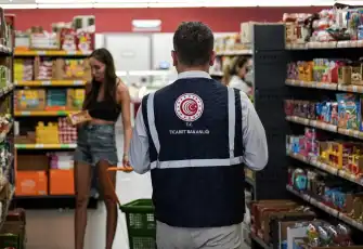 İzmir'de marketlerde fiyat denetimleri devam ediyor