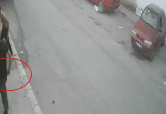 Komşunun köpeğini tabancayla öldürdü