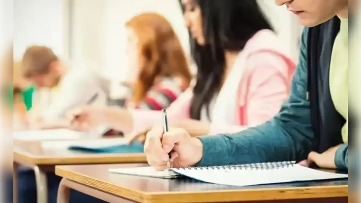 Menderes Belediyesi’nden üniversite öğrencilerine ilk harçlık desteği haberinin görseli