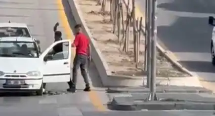 Trafikte kılıçlı saldırı!