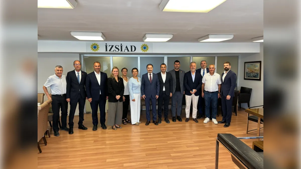 Arslan ve Ösen İZSİAD yönetim kurulu üyeleriyle bir araya geldi haberinin görseli