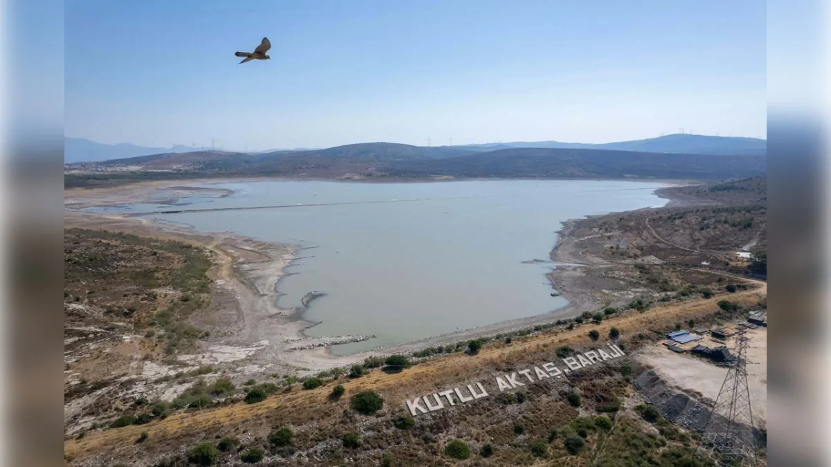 Çeşme&#039;de susuz yaz sona erdi haberinin görseli