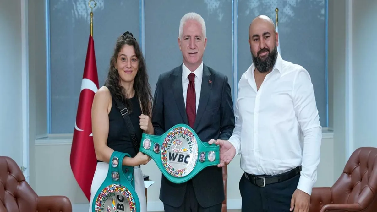 Davut Gül’den Seren Ay Çetin’e başarı dileği haberinin görseli