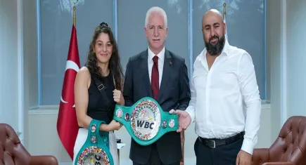 Davut Gül’den Seren Ay Çetin’e başarı dileği