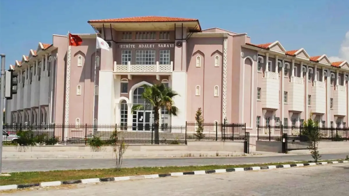 FETÖ firarisi eski emniyet müdürü Fethiye’de sahte kimlikle yakalandı haberinin görseli