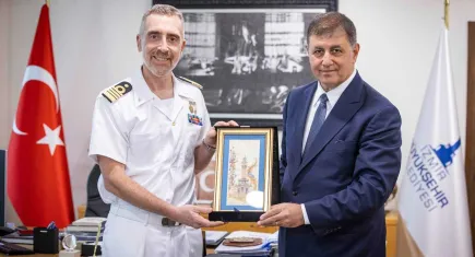 İtalyan Donanması’ndan Başkan Tugay’a nezaket ziyareti