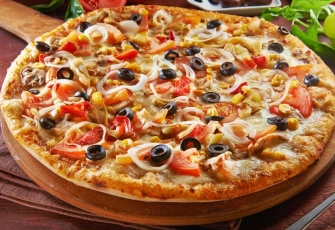 Pizza devi zararına pizza satıyor! Hisseleri çöktü, fiyatları arttı..