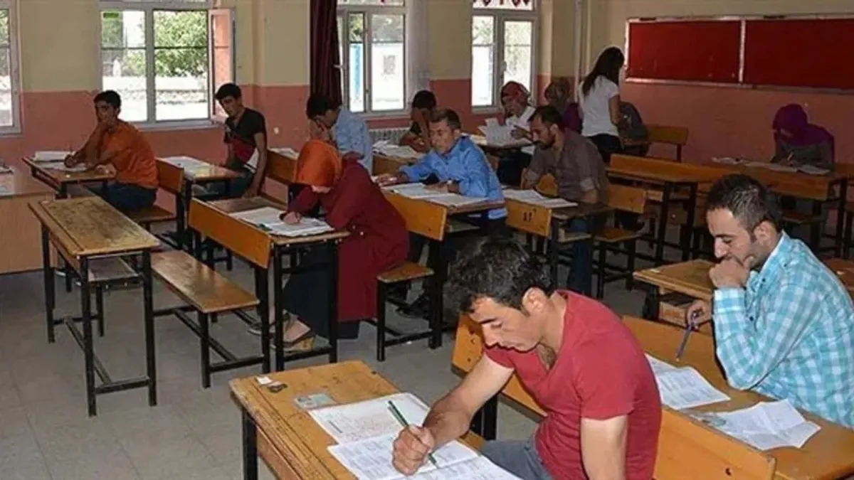 2025 açık lise kayıt tarihleri açıklanıyor! Yeni dönem için son dakika rehberi haberinin görseli