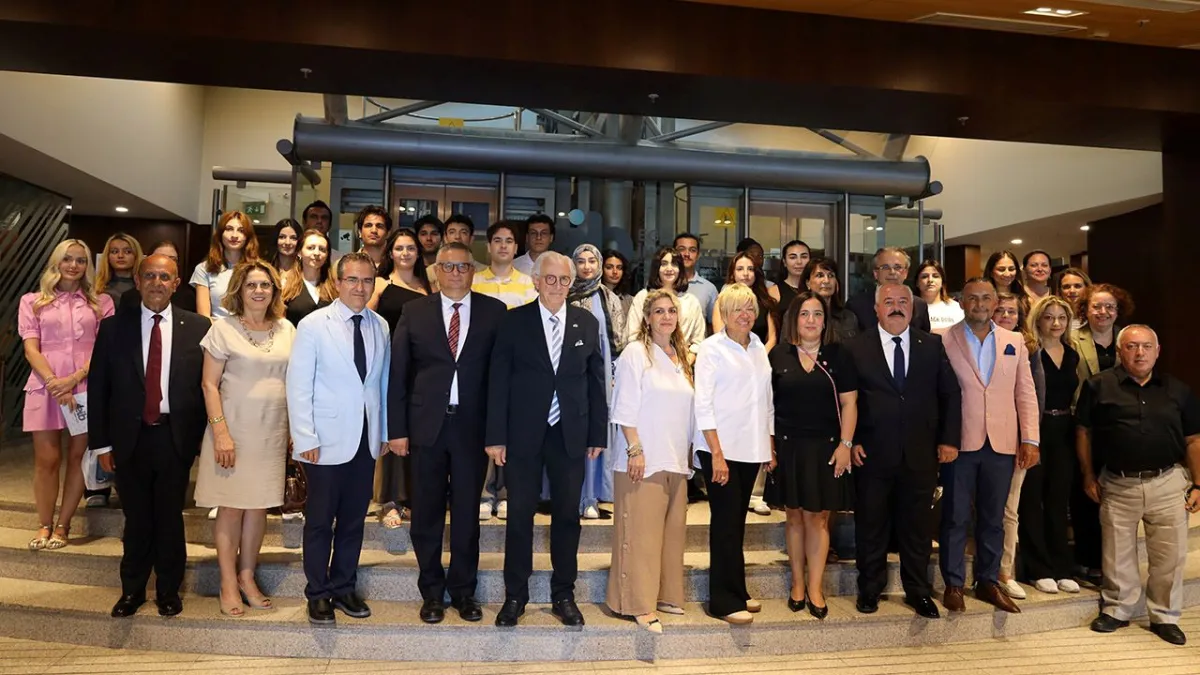 Ege İhracatçı Birlikleri İzmir’de Gençlere Dış Ticaret Fırsatları Sunuyor haberinin görseli