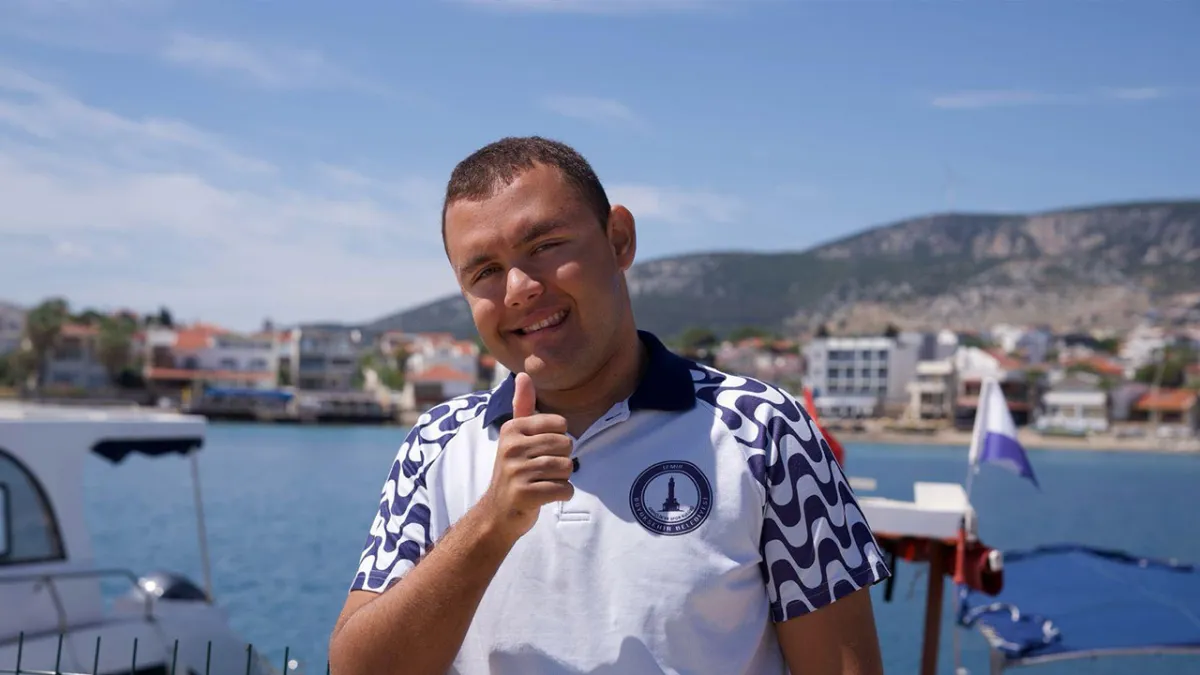 Eğer başarırsa dünyadaki ilk otizmli yüzücü olacak haberinin görseli