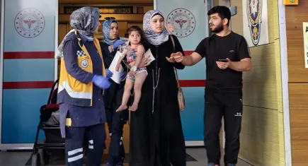 Evde bulduğu fare zehrini yedi, hastanelik oldu: 2 yaşındaki bebeğin durumu kritik